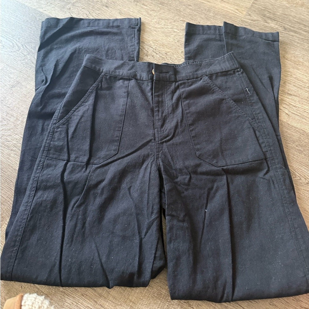 Roxy Black Cargo Pants with Classic Style